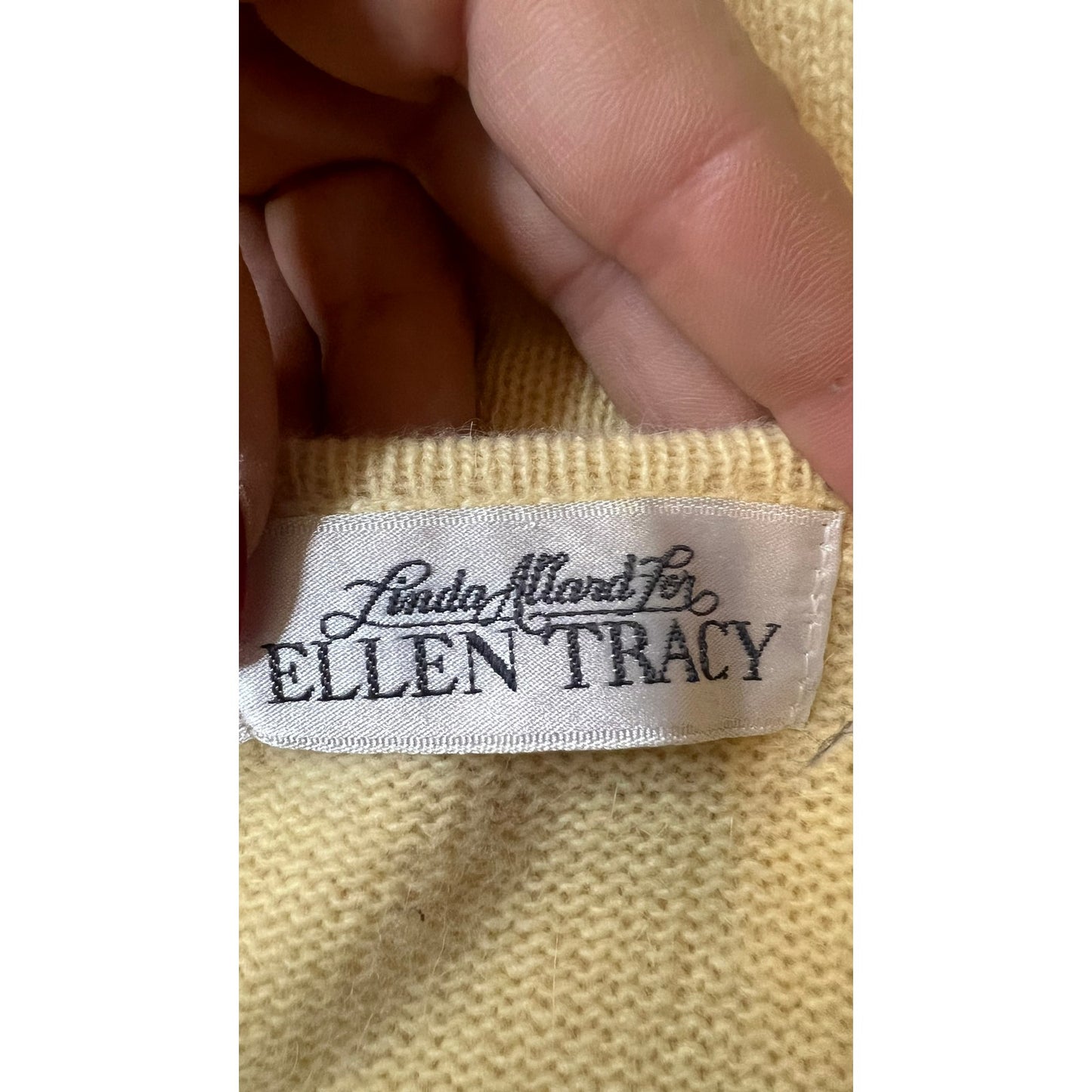 Vintage Linda Allard Ellen Tracy Women's Med. Yellow Wool Blend V-Neck Sweater