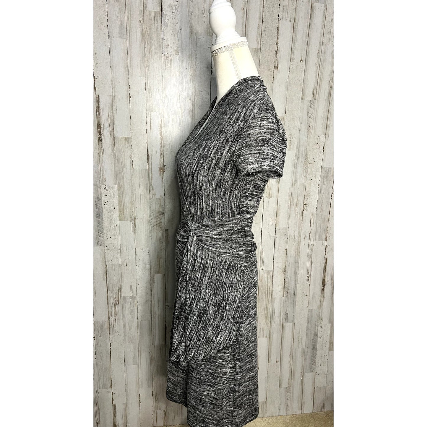 Maeve Women's Gray Cinched Surplice Faux Wrap Dress Size Small Knee Length