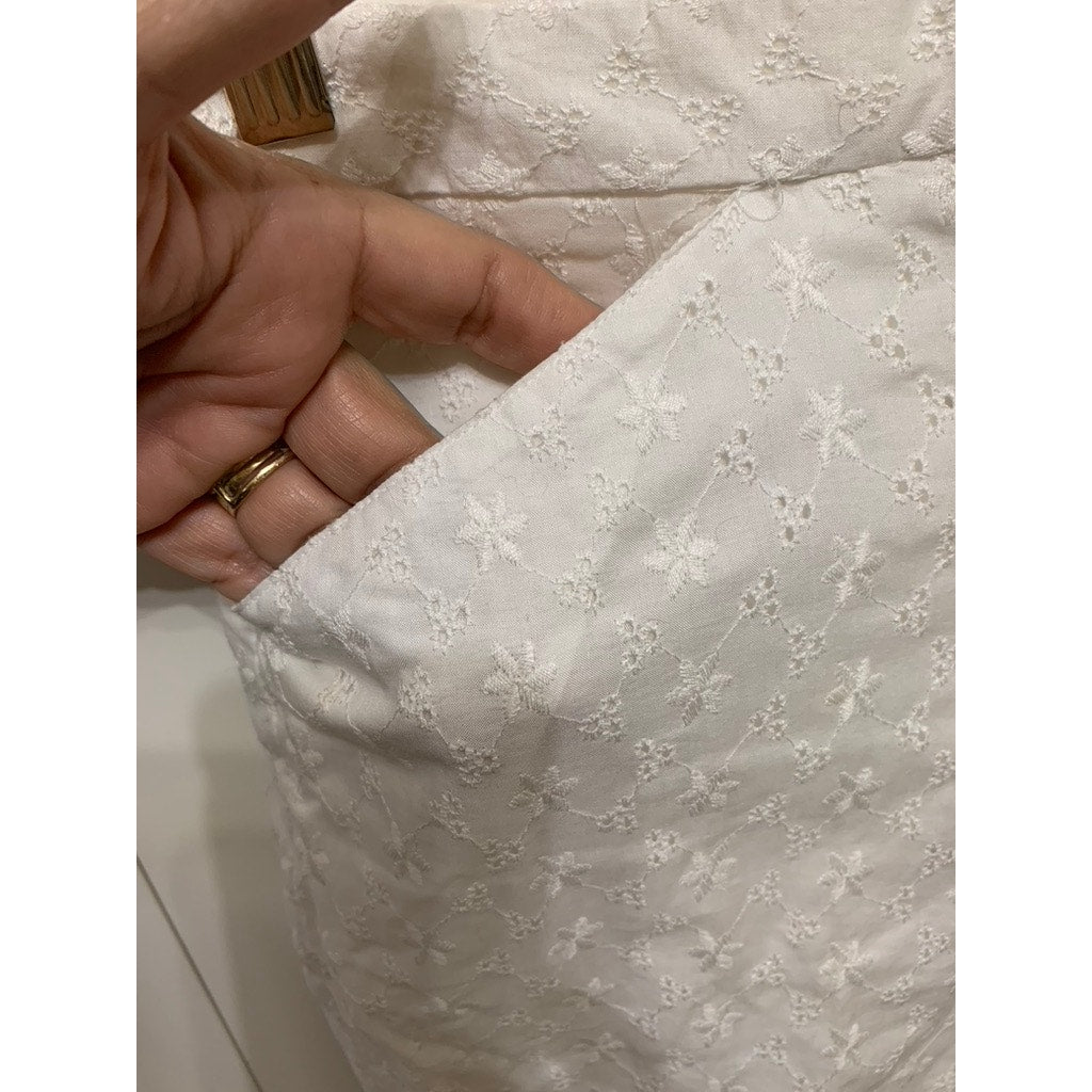 Liz Claiborne Lizsport Women's Size 10 White Cropped Embroidered Floral Pants