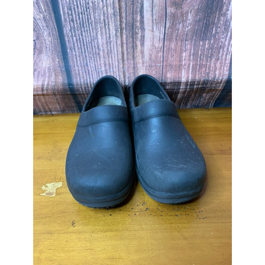 Crocs Women's Slip Resistant Work Clogs Black Size 6