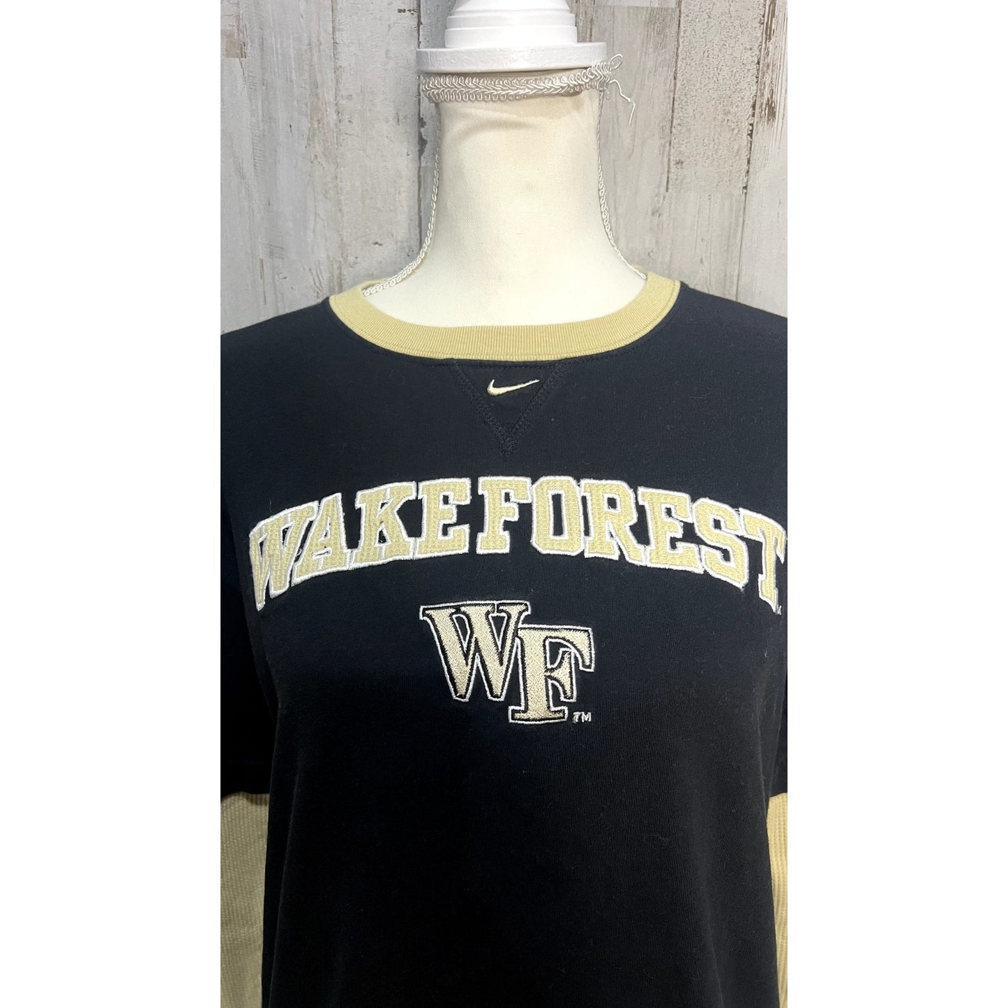 VINTAGE Nike Wake Forest Demon Deacons Women's Large Black Long Sleeve T-Shirt