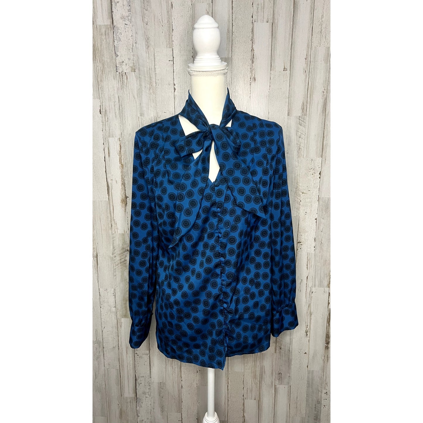 Banana Republic Petite Women's Bow Tie Neck Blouse Blue Size Large