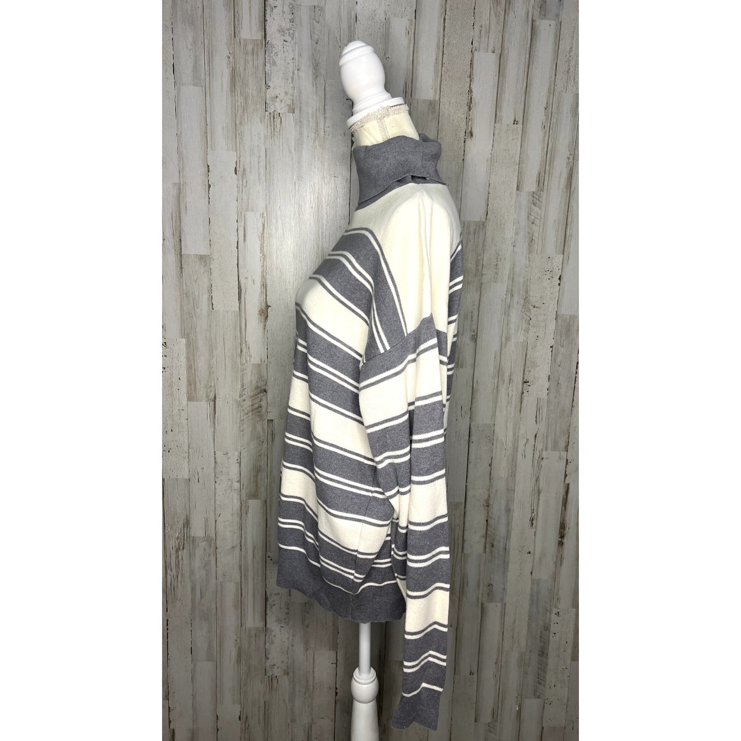 Vintage Lizsport Women's Striped Turtleneck Sweater Gray/White Medium