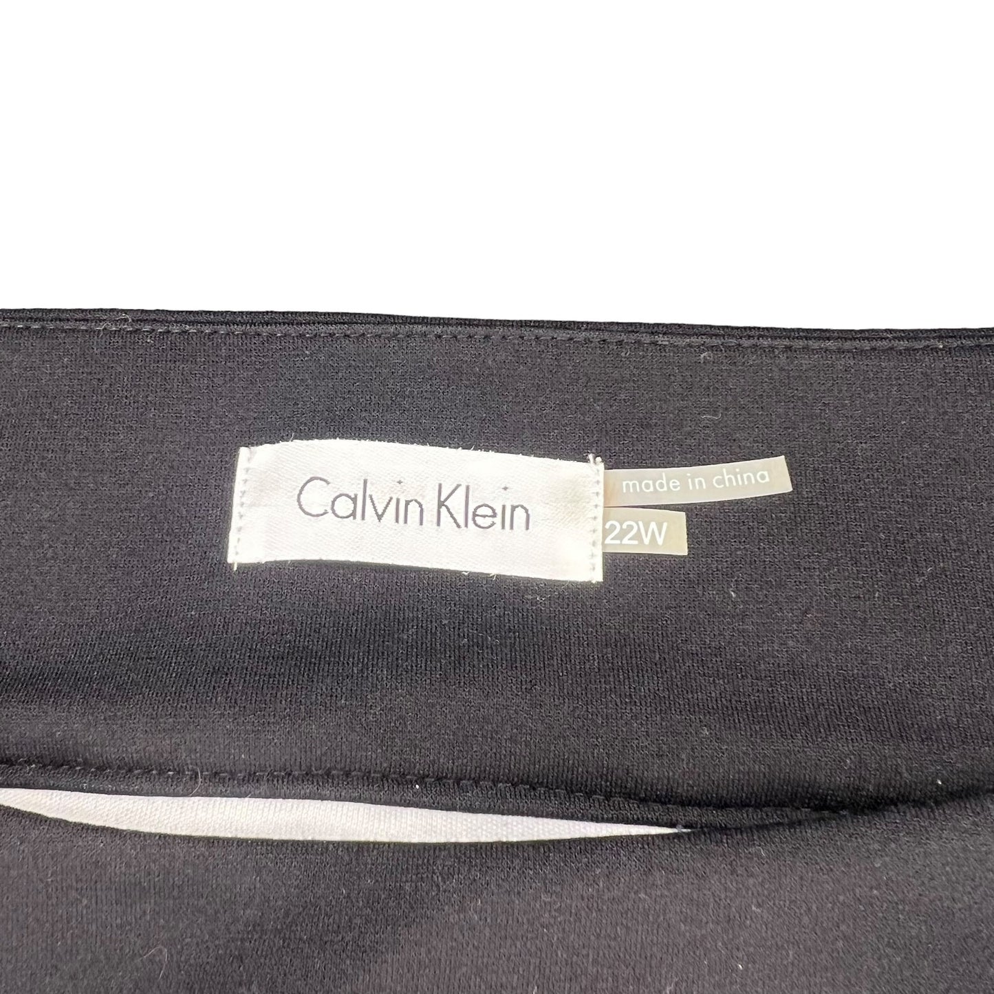 Calvin Klein Women's 22W Sleeveless Colorblock Knee Length Sheath Dress