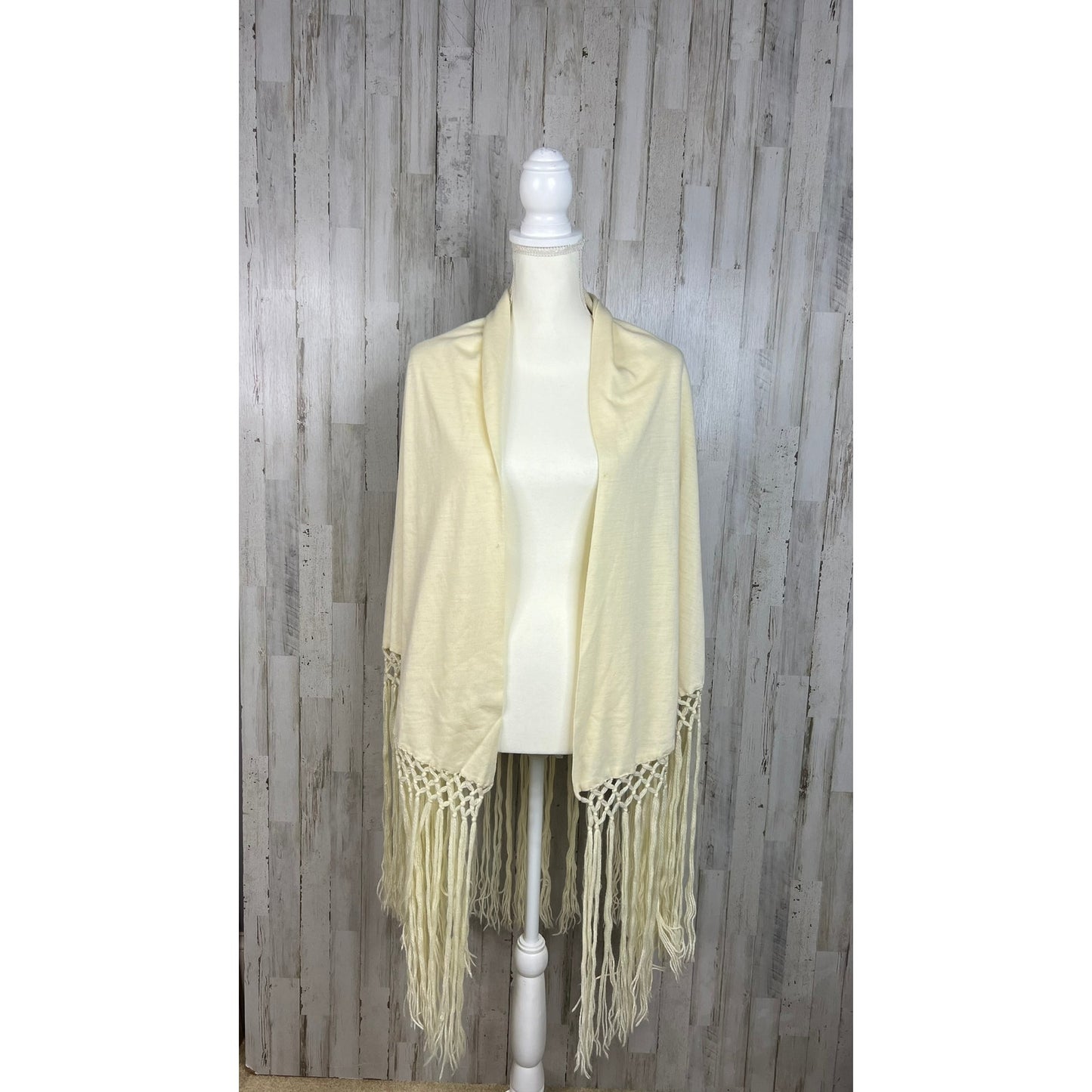 Antique Vintage Cream Wool Macrame Fringe Shoulder Wrap/Shawl