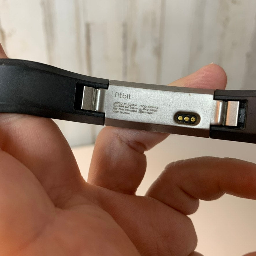 Fitbit Alta HR Fitness Tracker Black Heart Rate + 3 Bands