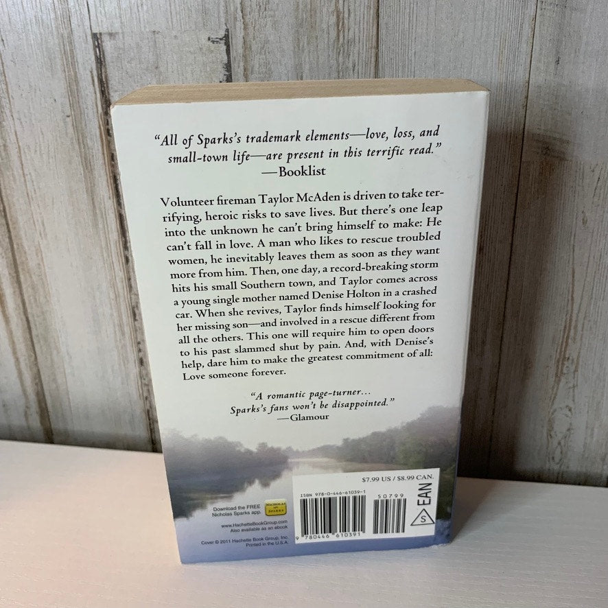 The Rescue Nicholas Sparks Paperback Romance Novel