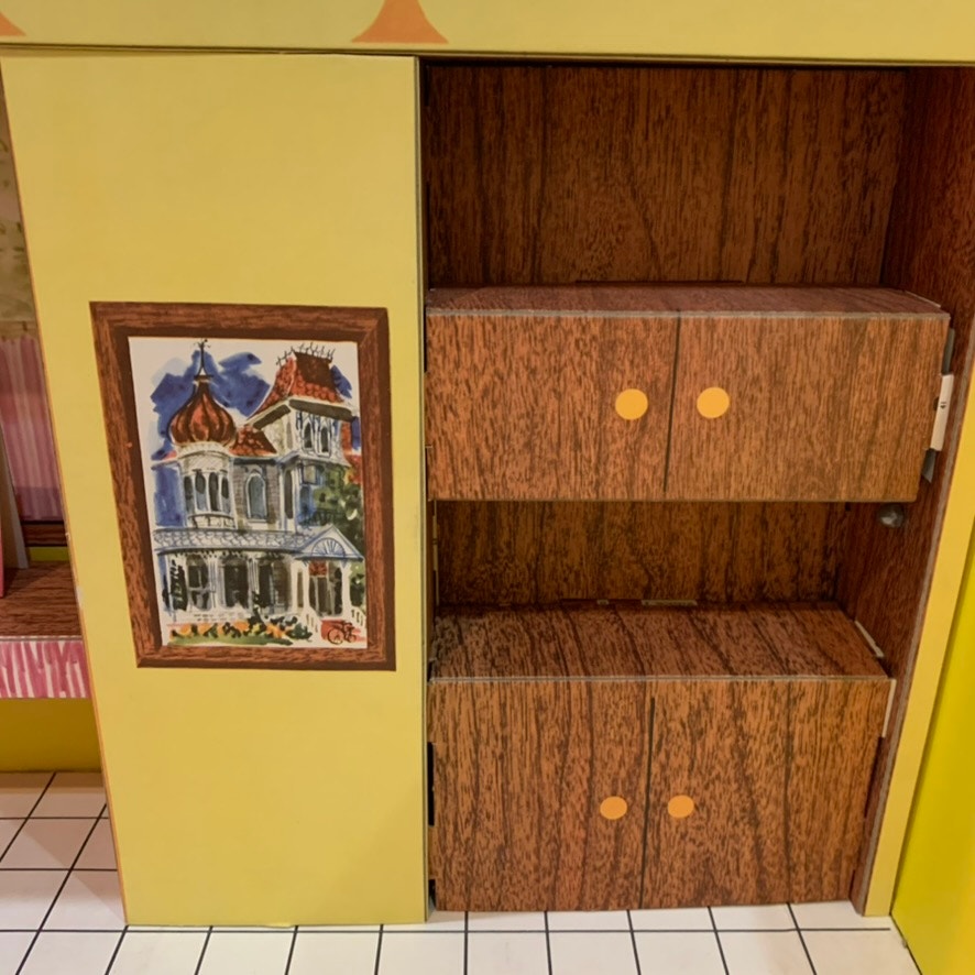 Vintage 1962 Mattel Barbie Dream House Fold-Out Dollhouse