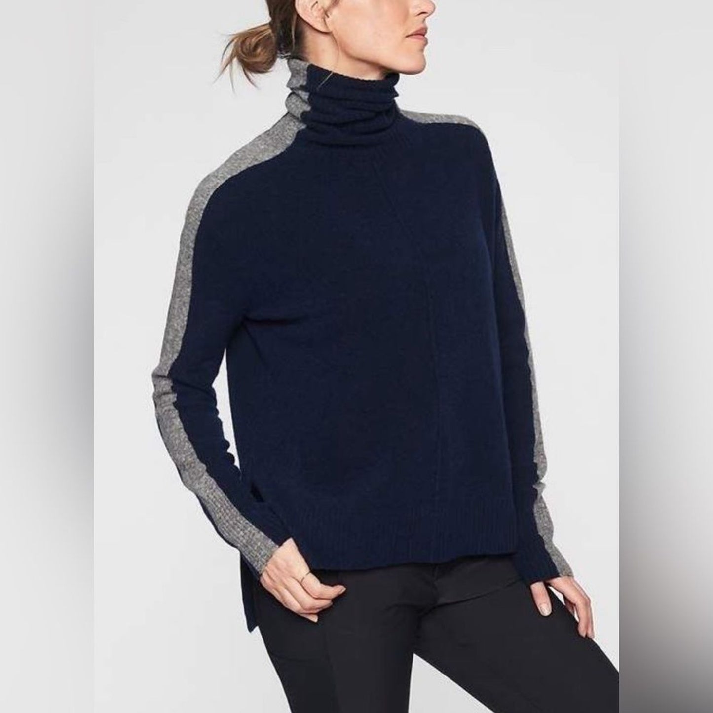 Athleta Sweater Womens Size Medium Navy Blue Mock Neck Pullover Contrast Trim
