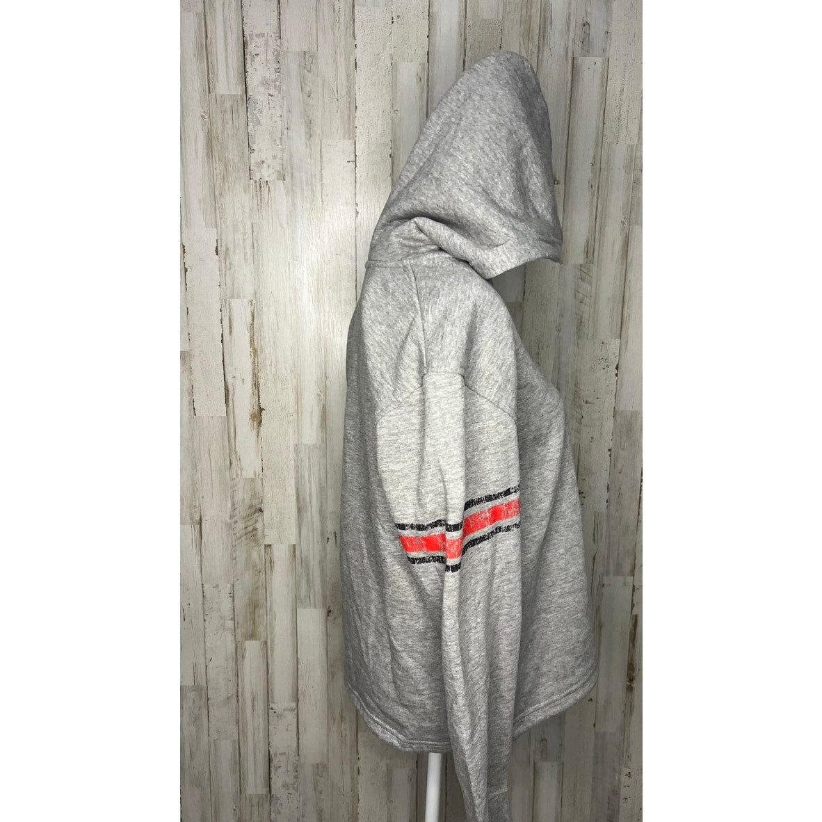 NWT NHL Detroit Red Wings Women's Medium Gray V-Neck Pullover Hoodie Jacket