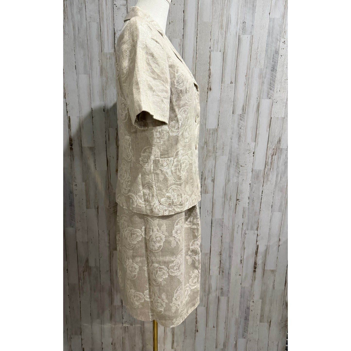 Harve Benard Collection Skirt Suit Womens Petite 8P Beige Floral 2pc Set
