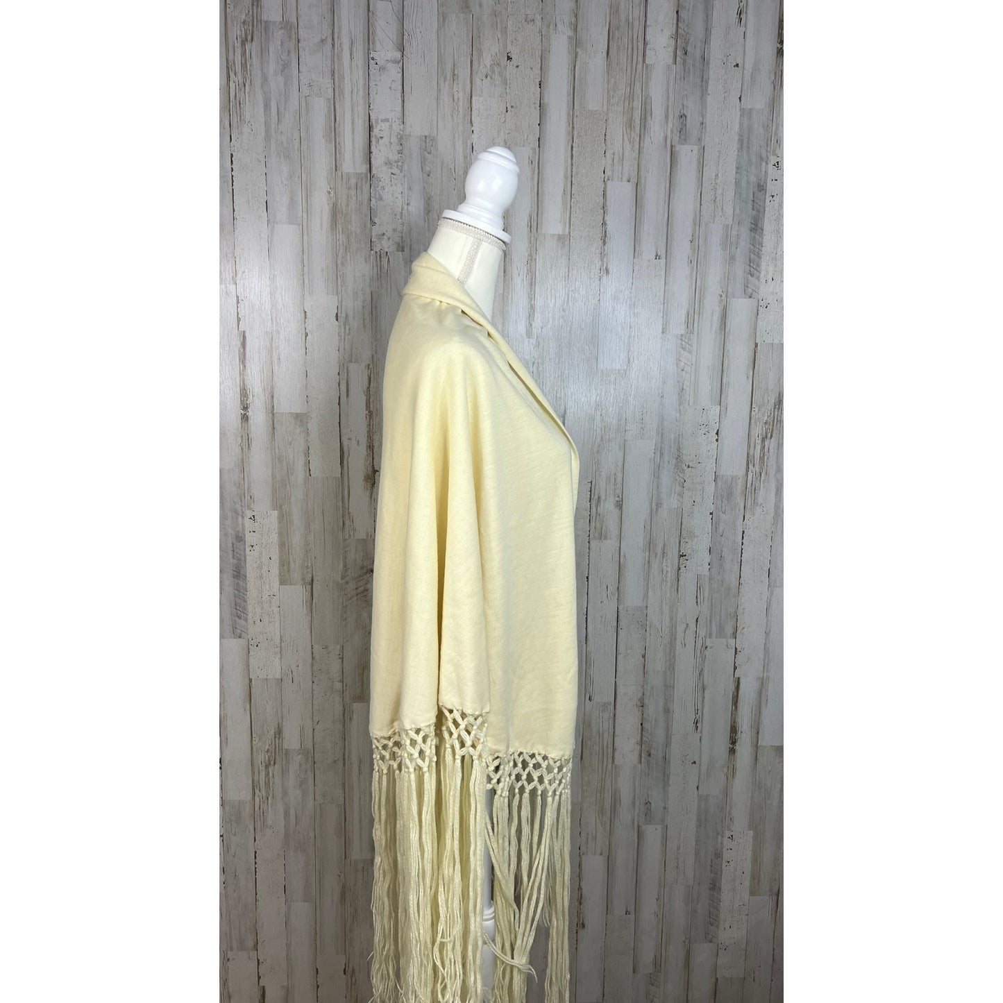 Antique Vintage Cream Wool Macrame Fringe Shoulder Wrap/Shawl