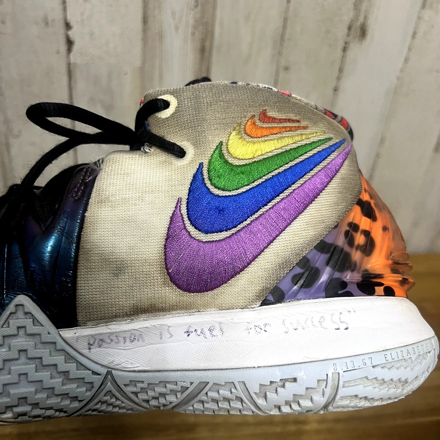 Nike Men's Size 8.5 Kybrid S2 "What The Kyrie" Pineapple House Spongebob Sneaker