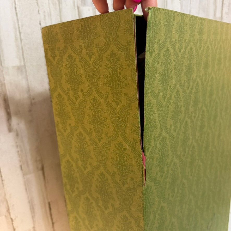 Gucci Green Damask Presentation Gift Storage Box Hinged Lid 27x19x7 DAMAGED