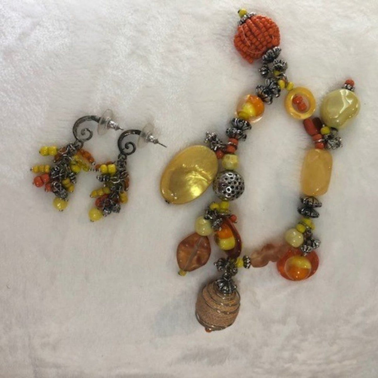 Set yellow beaded bracelet & earrings