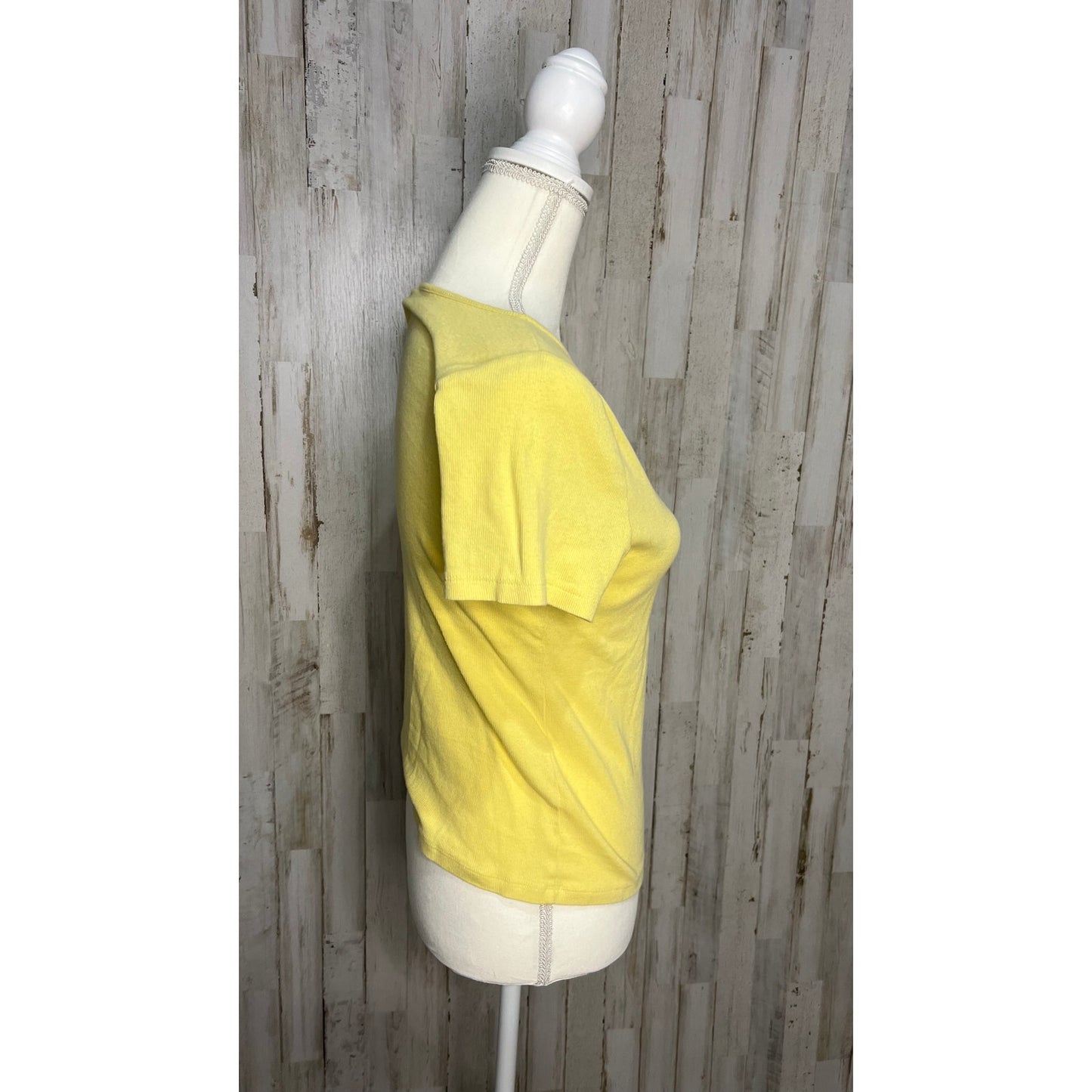 Levi's Women's Size Large Perfect Tee Lemon Yellow Short Sleeve Crewneck Shirt