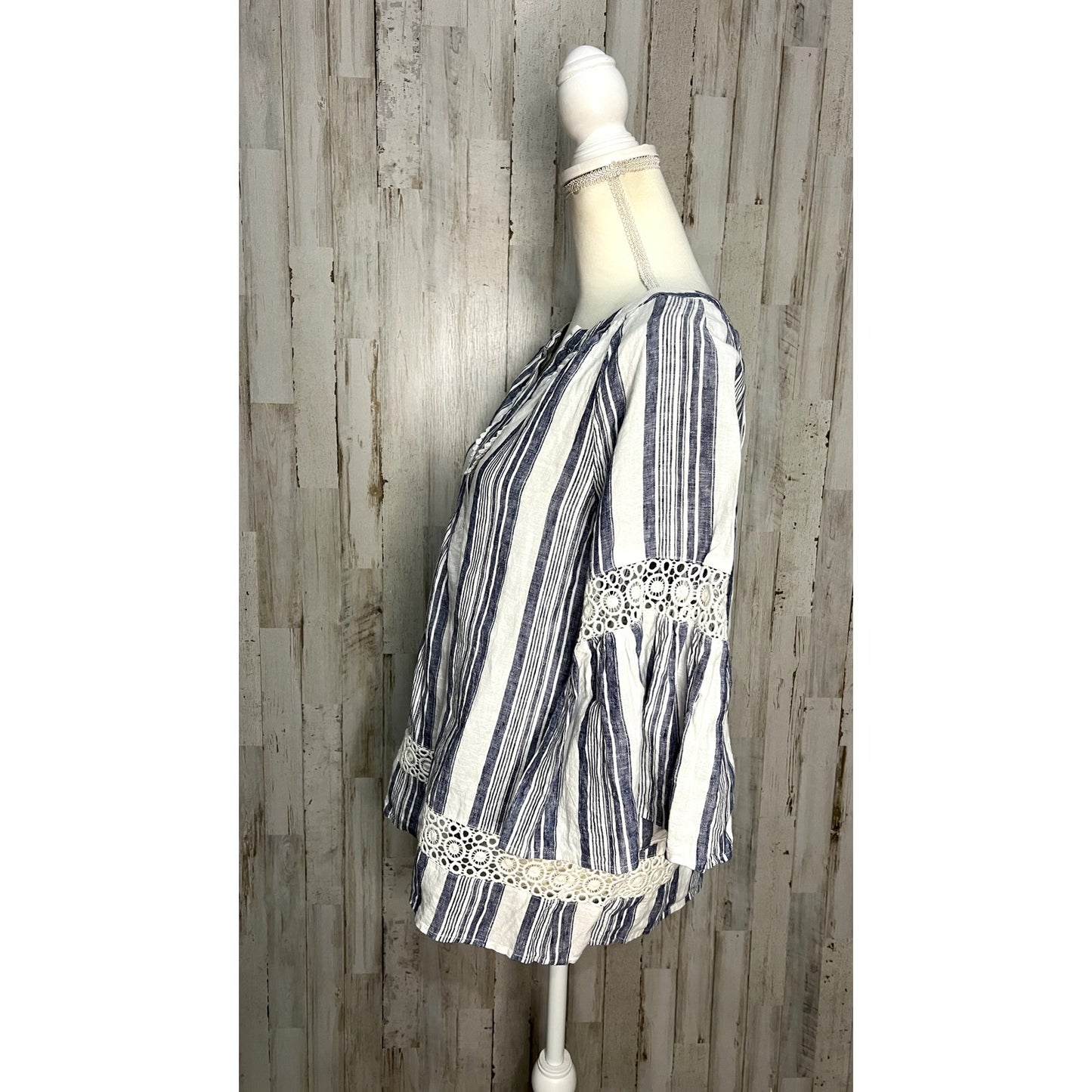 Crown & Ivy Women's Blue Striped Crochet Peasant Blouse Size Small