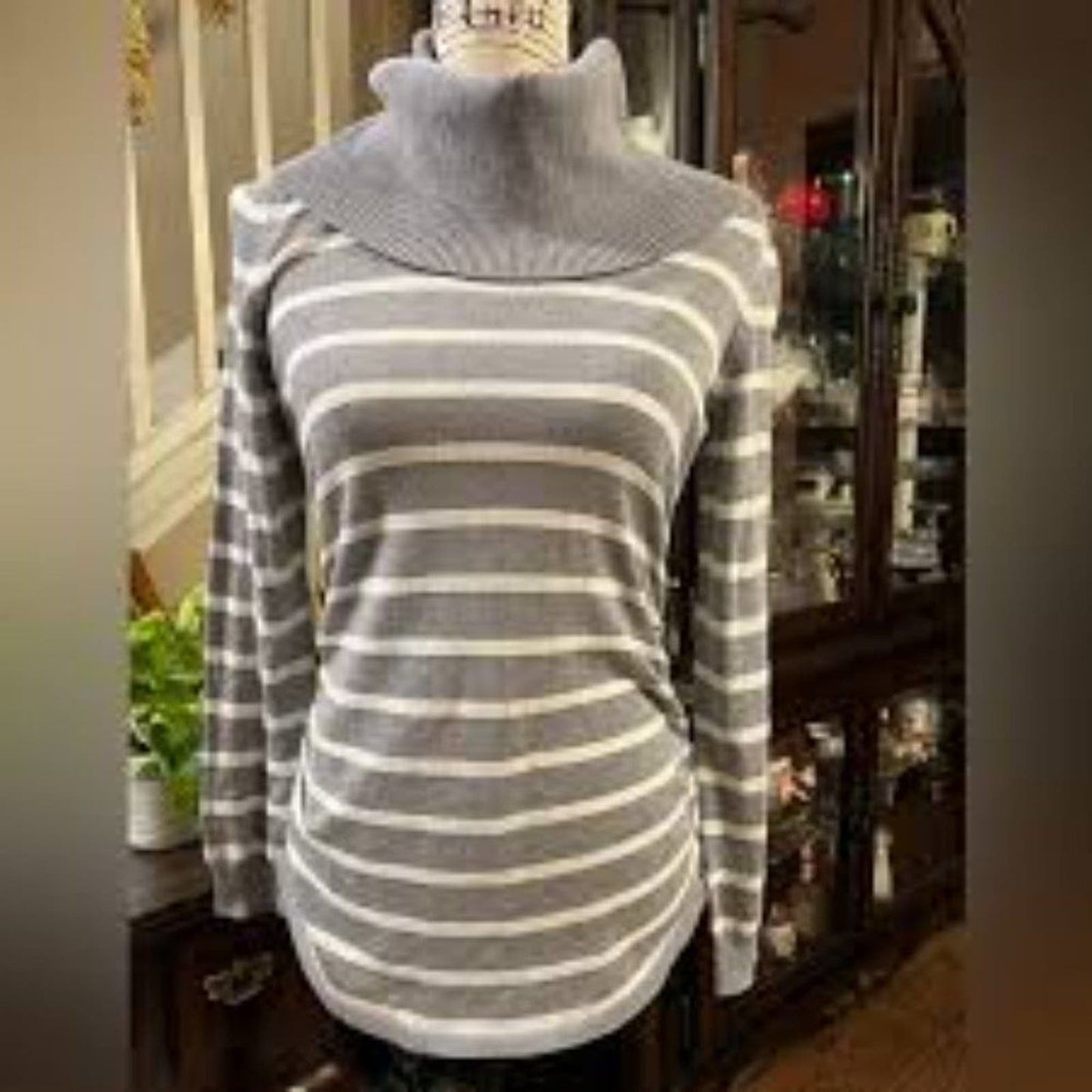 Michael Kors Metalic Silver and White Cowlneck Rouch Sweater Size Medium