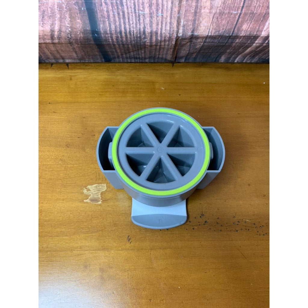 Pampered Chef Veggie Wedger Gray 6-Wedge Fruit & Vegetable