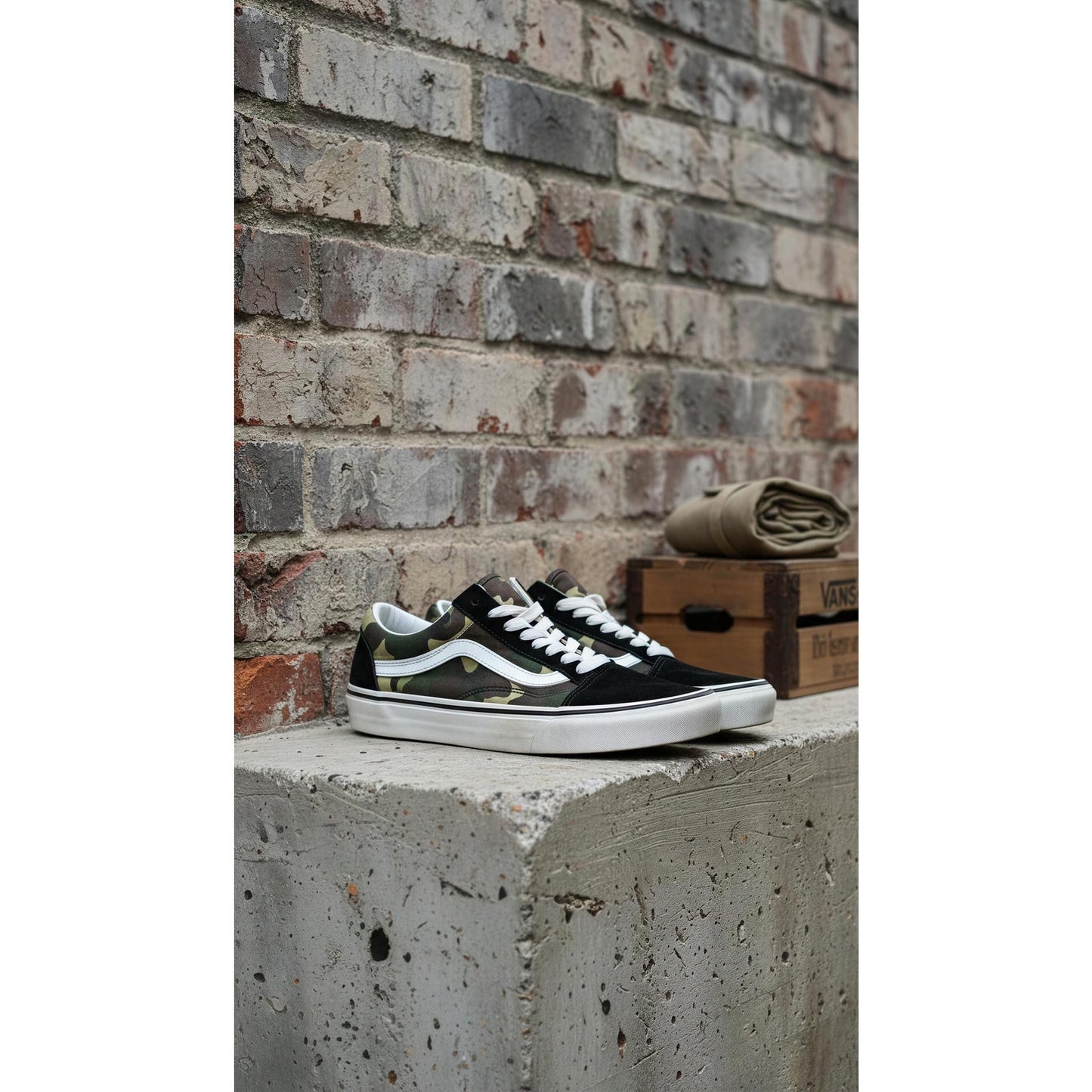 Vans Old Skool Skate Shoes Black Woodland Camo Men's 7 / Women's 8.5