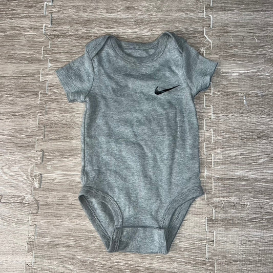 Nike Baby Swoosh Bodysuit Unisex Gray One Piece Outfit Size 6 Months