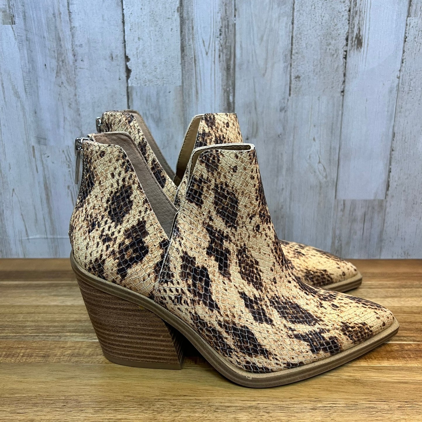 Vince Camuto Gigietta Bootie Women's 7 Snake Skin Print Ankle Boots Multicolor