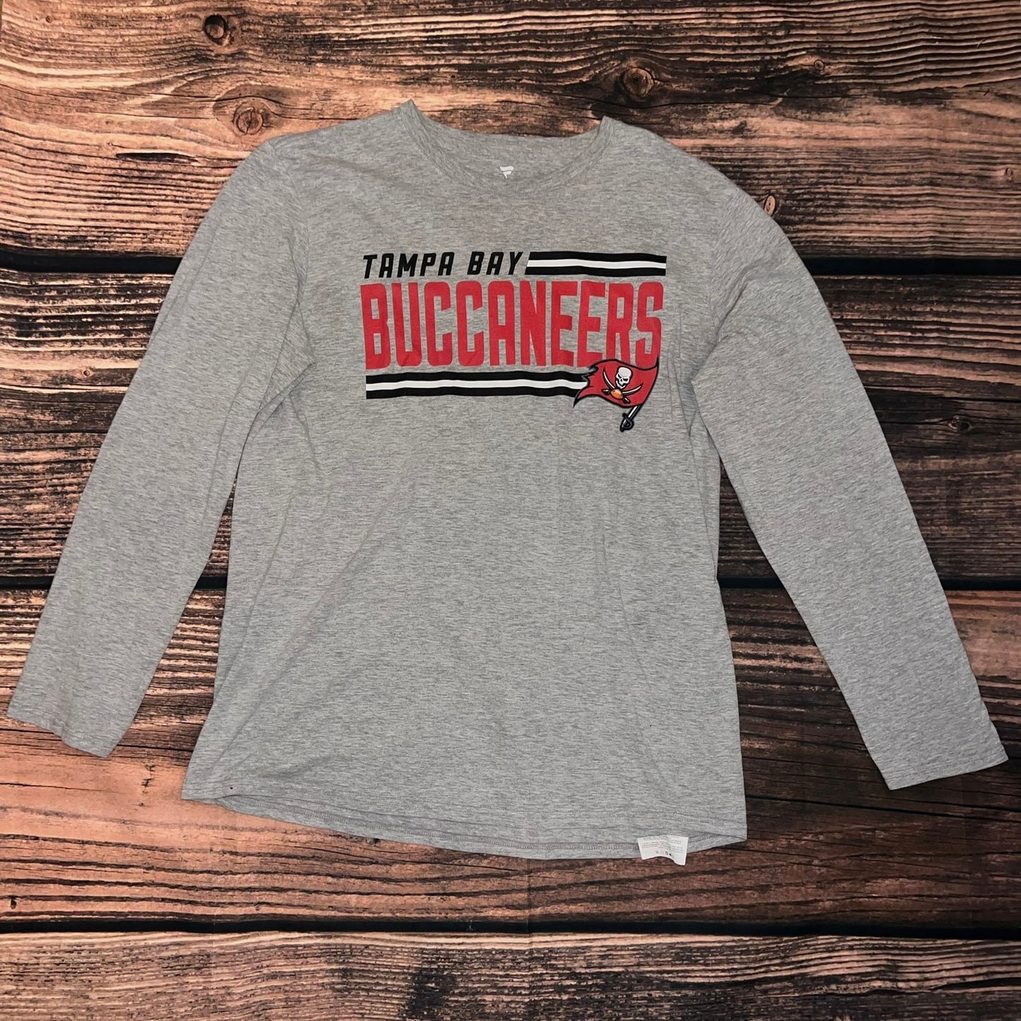 Fanatics Tampa Bay Buccaneers Men's Long Sleeve Graphic T-Shirt Gray Size Large