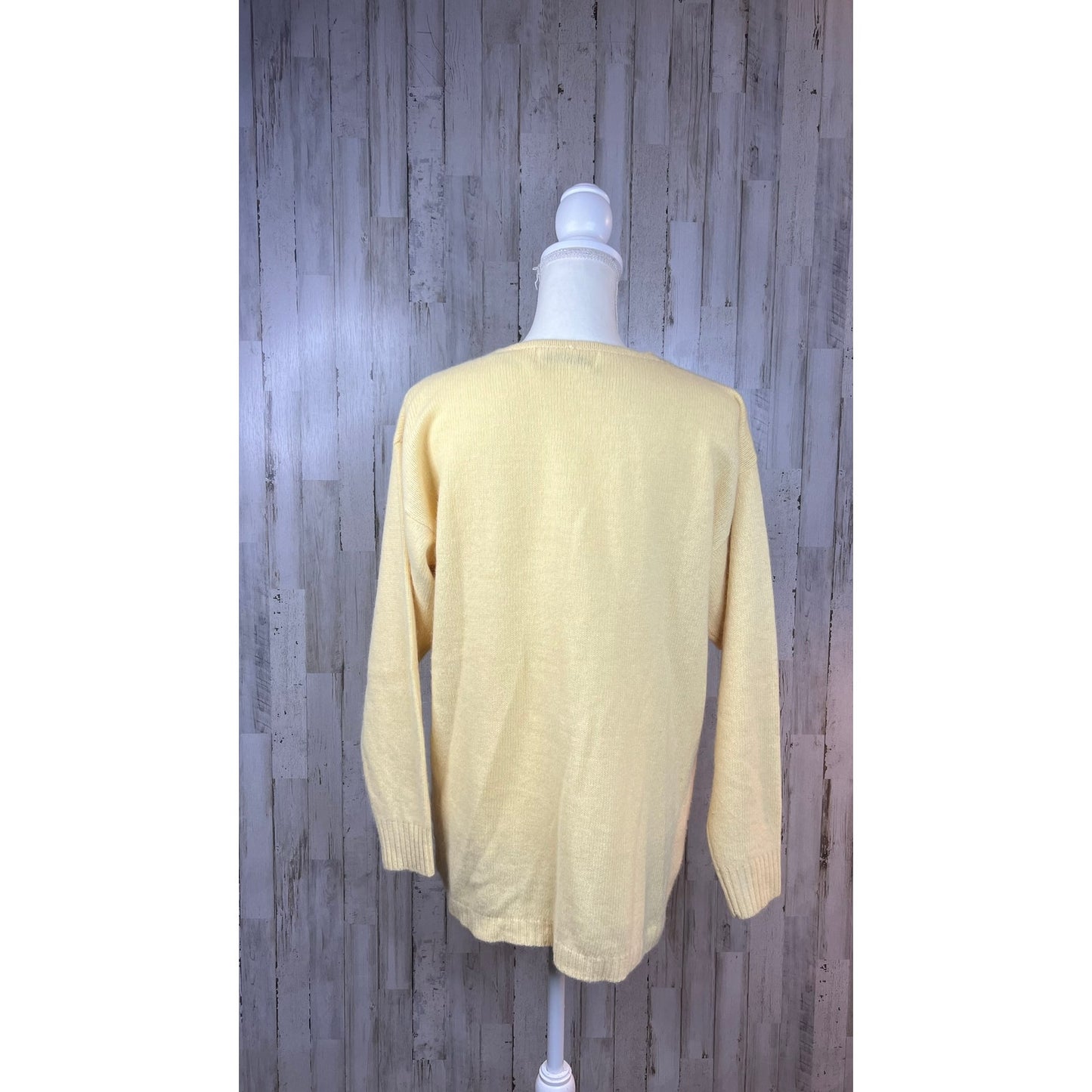 Vintage Linda Allard Ellen Tracy Women's Med. Yellow Wool Blend V-Neck Sweater