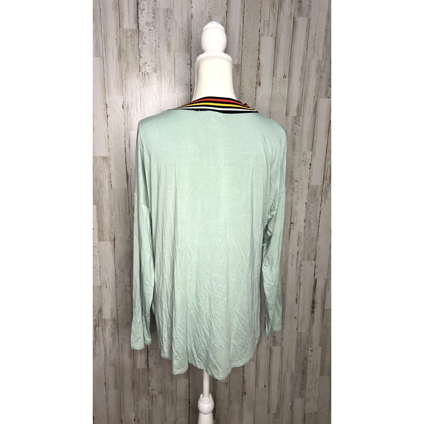 NWT Veveret Women's Mint Green V-Neck Long Sleeve Striped Blouse Size Small