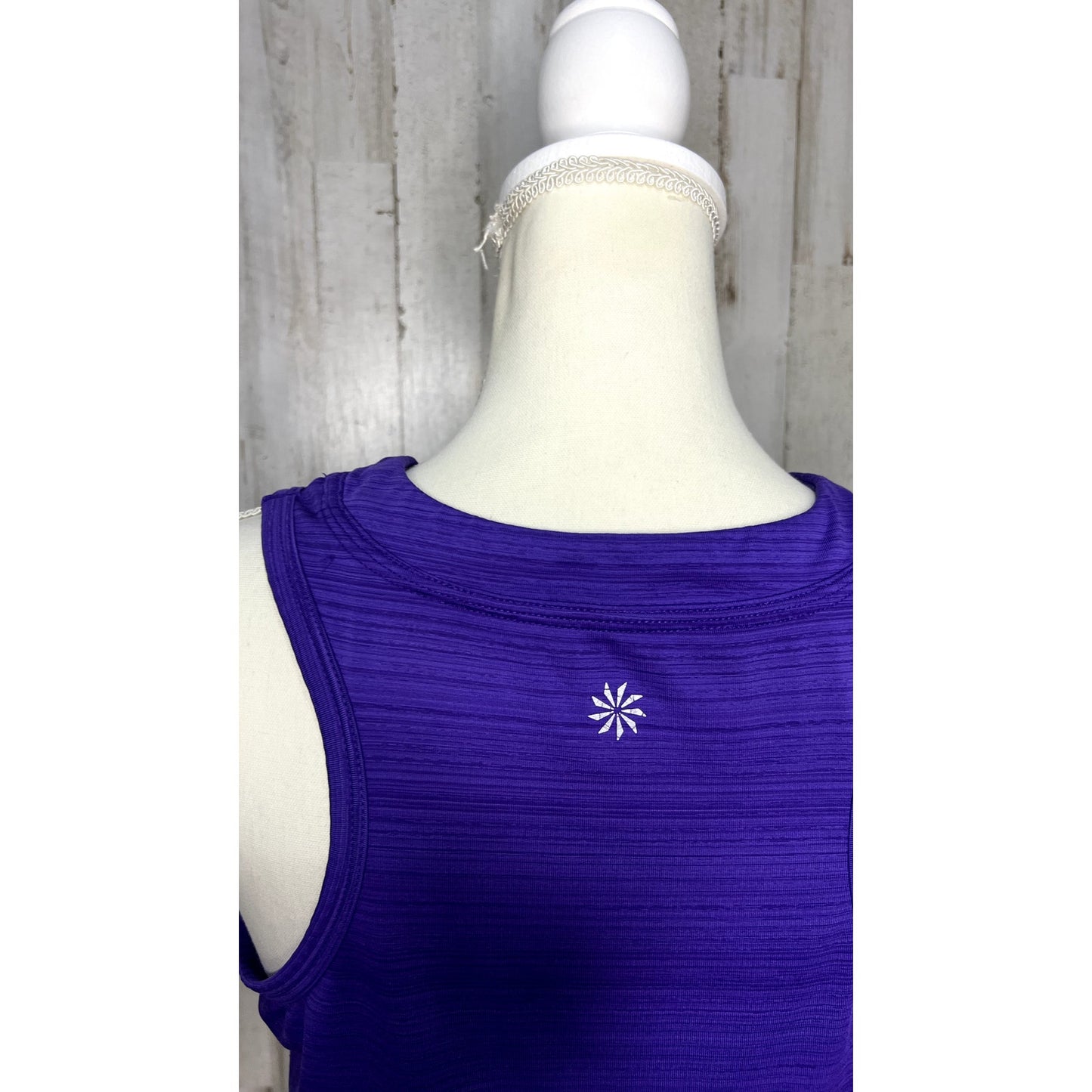 Athleta Women's Purple Run On Tank Top Size Medium Sleeveless Lightweight