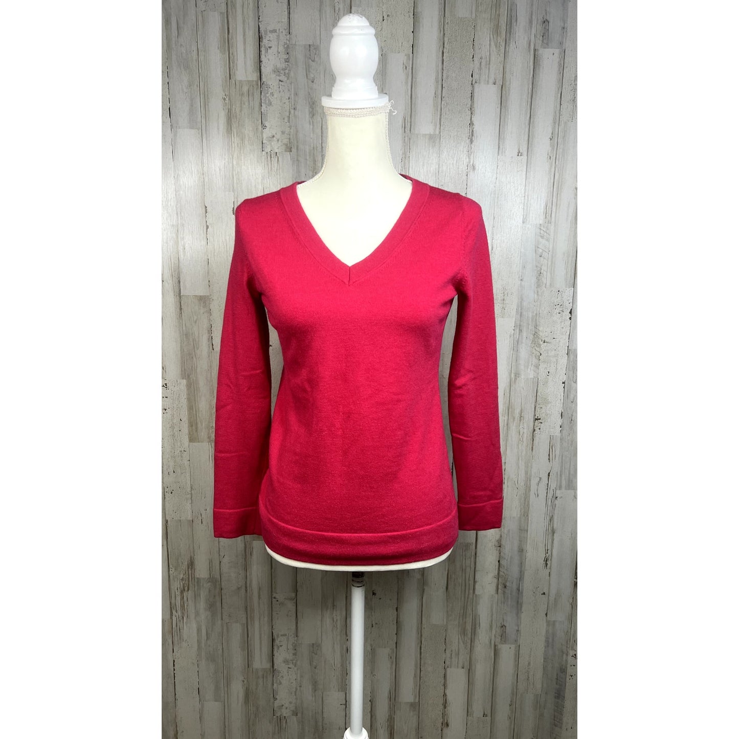 Banana Republic Women's Size Small Pink V-Neck Merino Wool Sweater