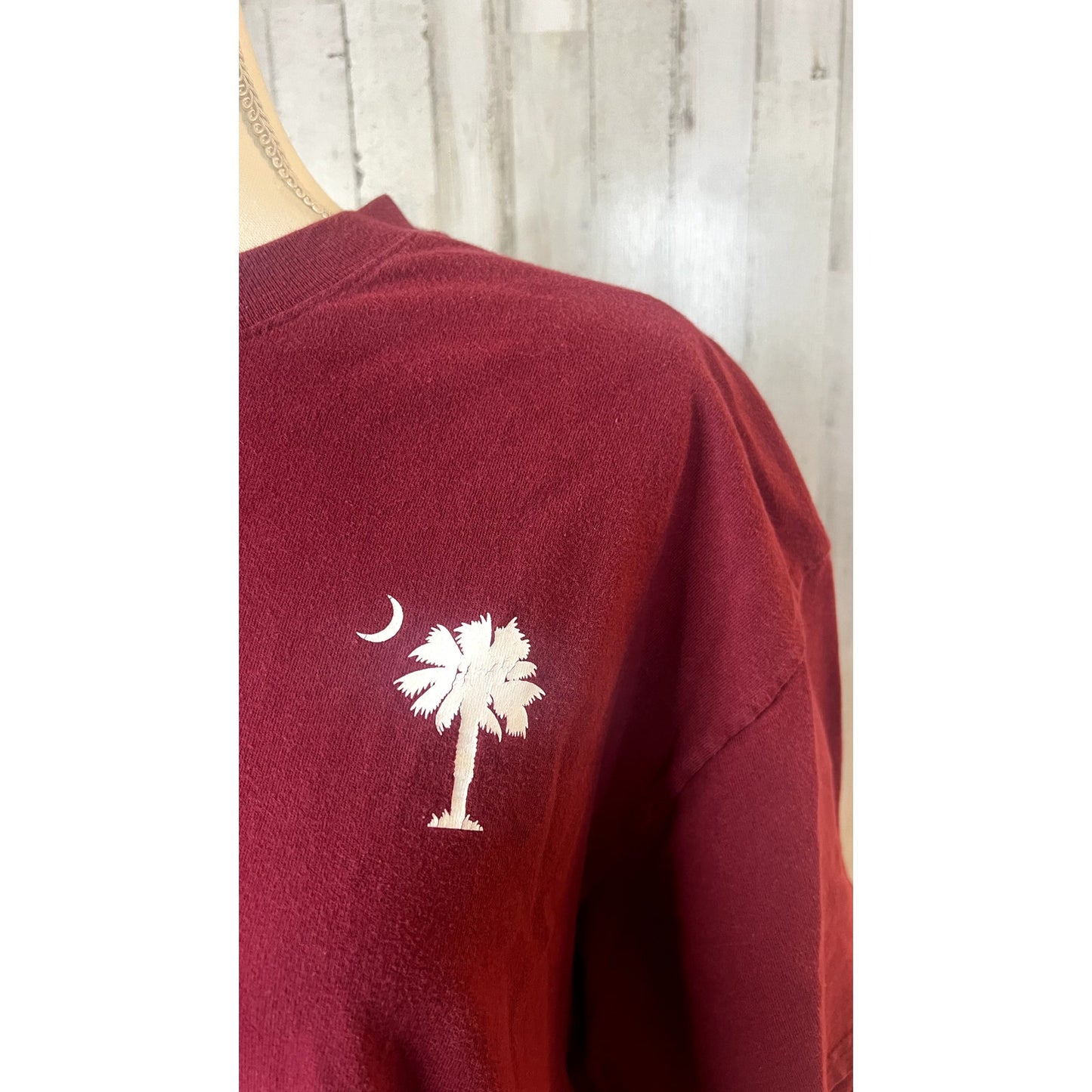 South Carolina Men's XL Maroon T-Shirt Palm Tree Crescent Moon Graphic Print