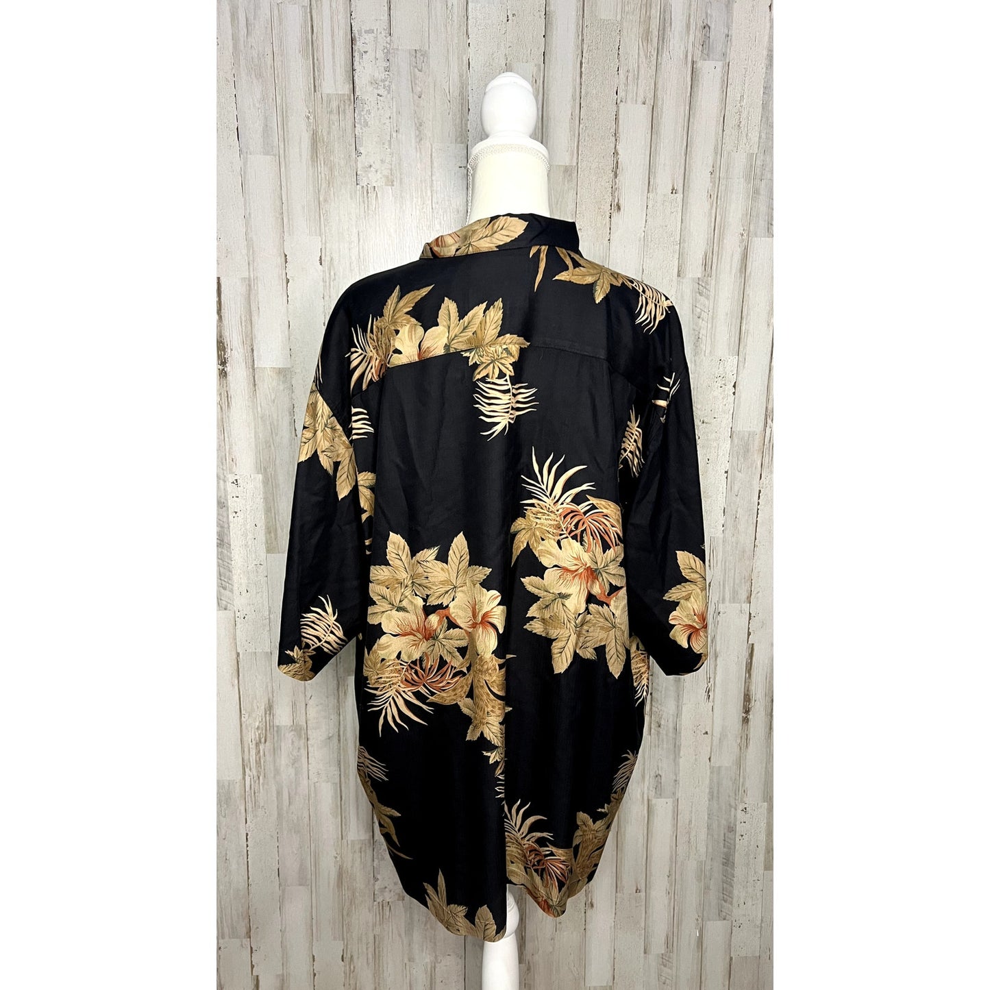 Pusser's Men's XL Black 100% Silk Floral Short Sleeve Button-Up Shirt