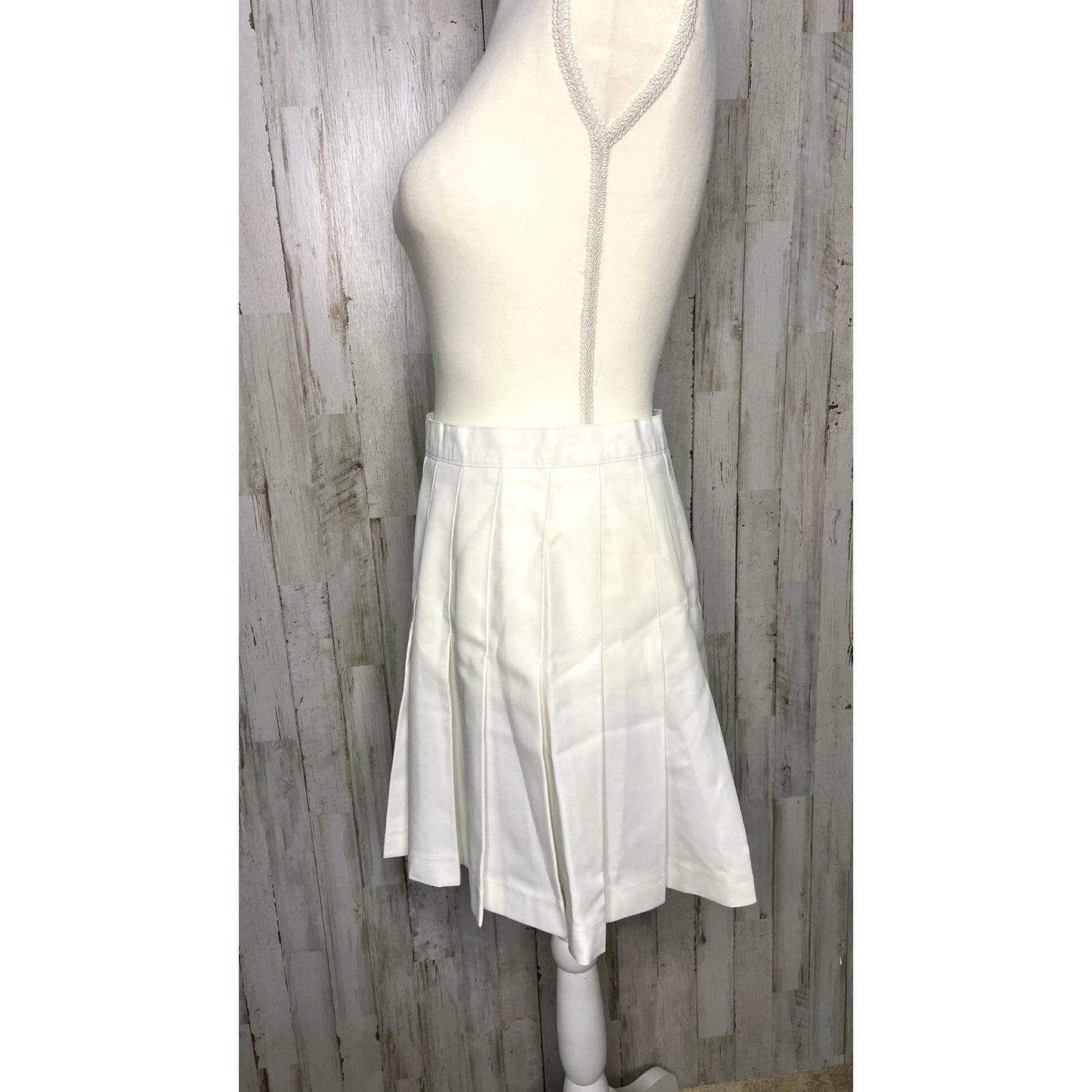 Vintage Reebok Women's White Pleated Tennis Skirt Size 10 High Waist Casual