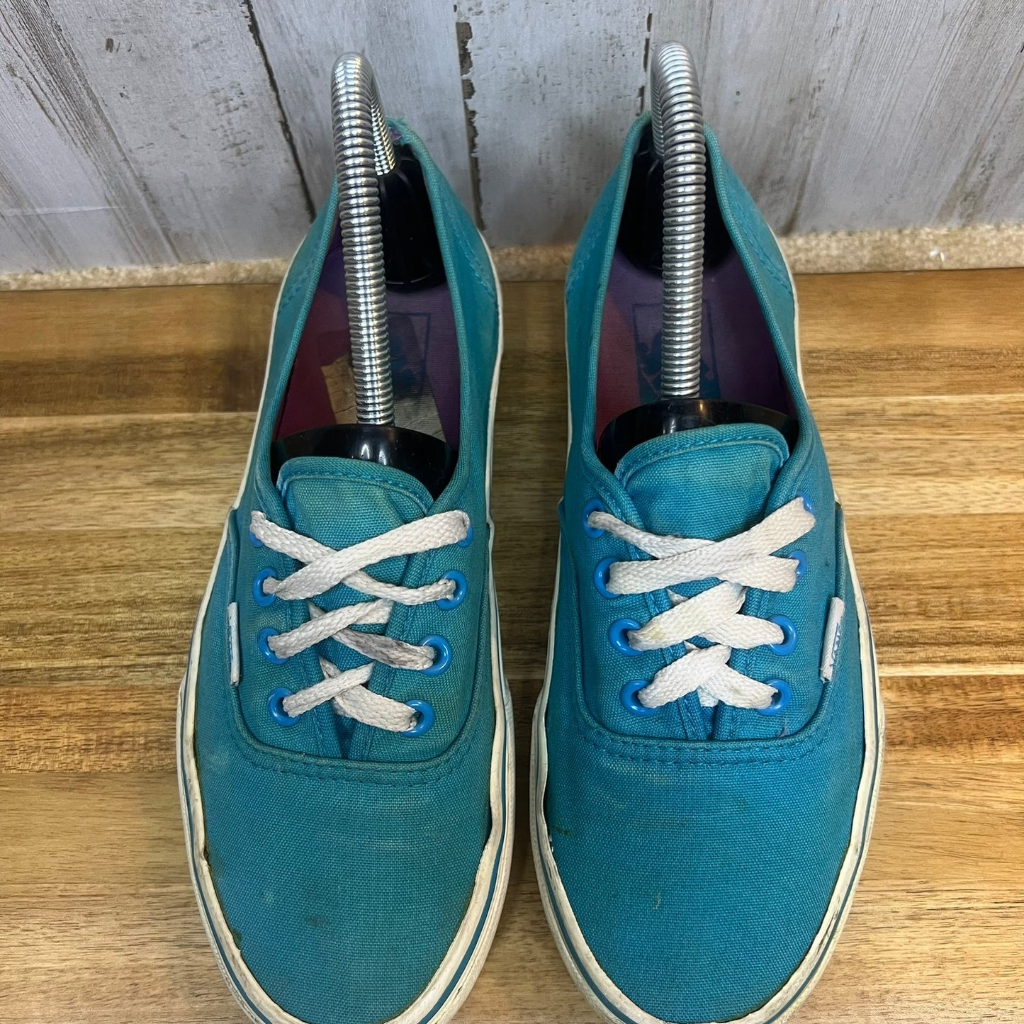 VANS Authentic Women's Size 7 Light Blue/White Low Top Lace Up Skate Shoes