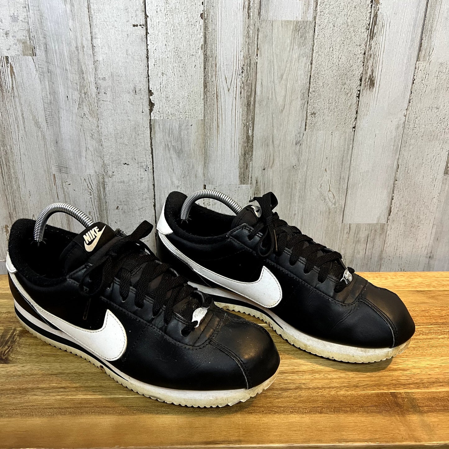 Nike Cortez Men's Size 9 Basic Leather Black & White Low Top Sneakers