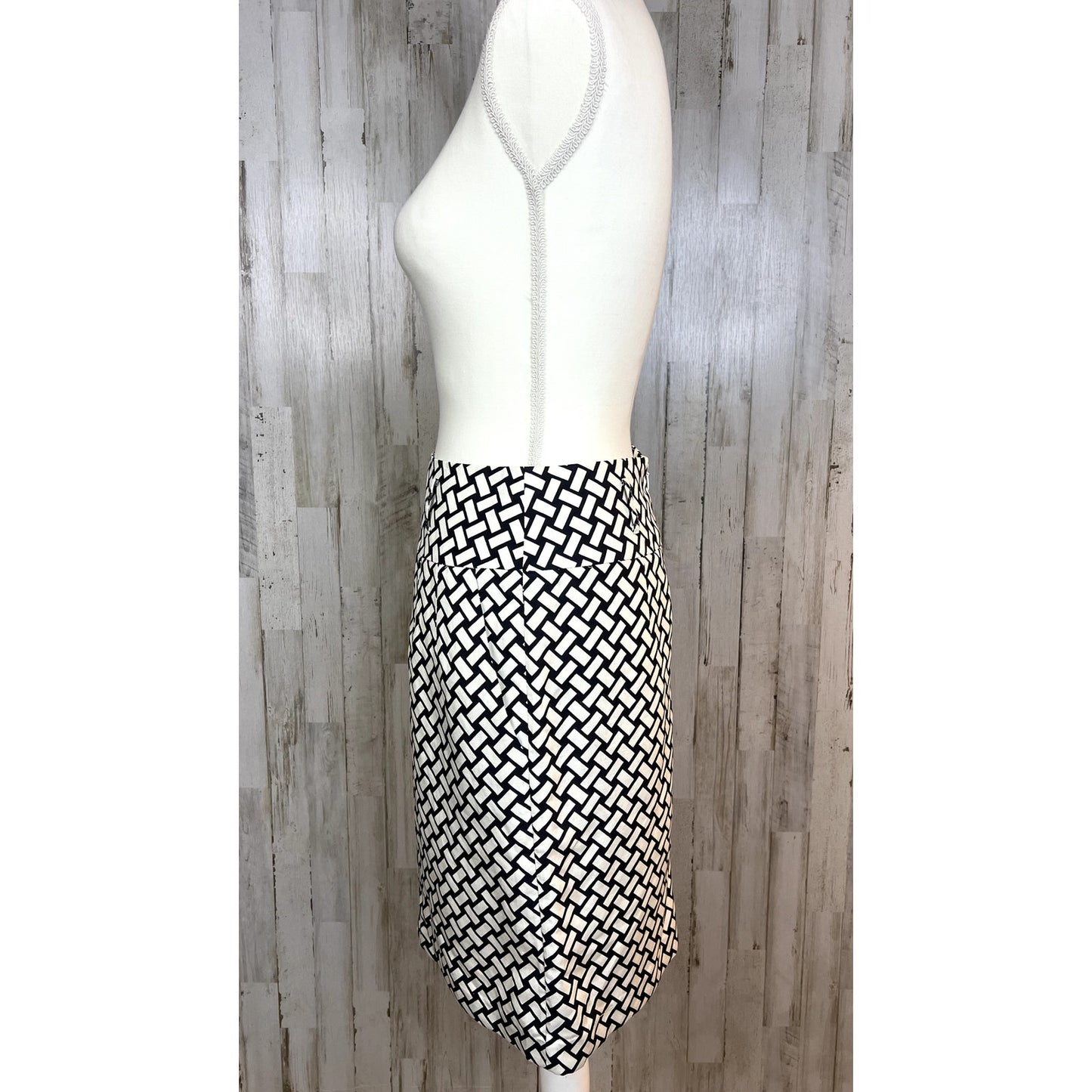 Antonio Melani Women's Size 2 Black Geometric Pencil Knee Length Business Skirt