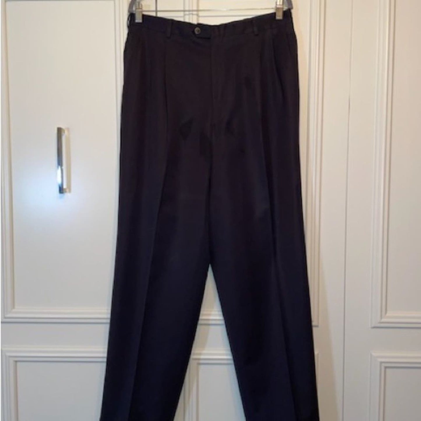 Classic Men's Black Pleated Trousers - Timeless Style! W39