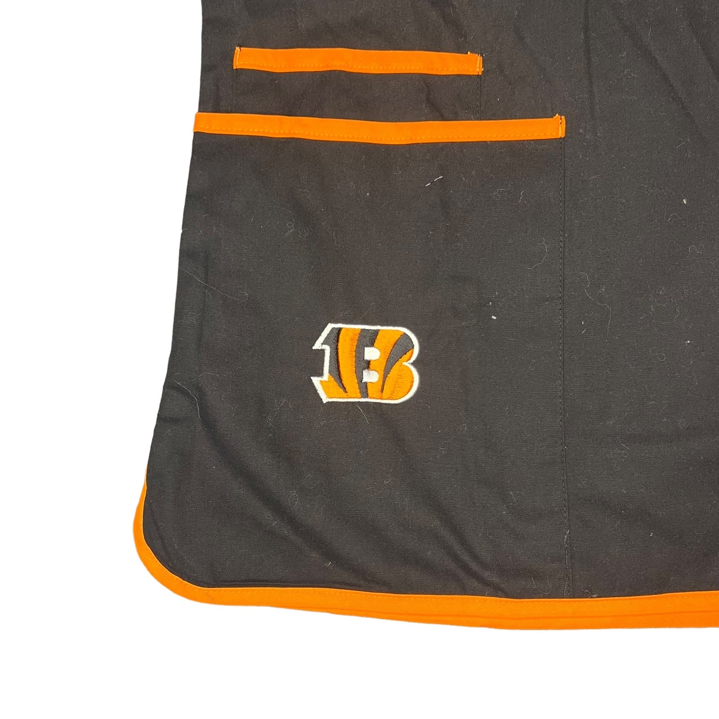 NFL Cincinnati Bengals Men's XL V-Neck Short Sleeve Embroidered Scrub Top