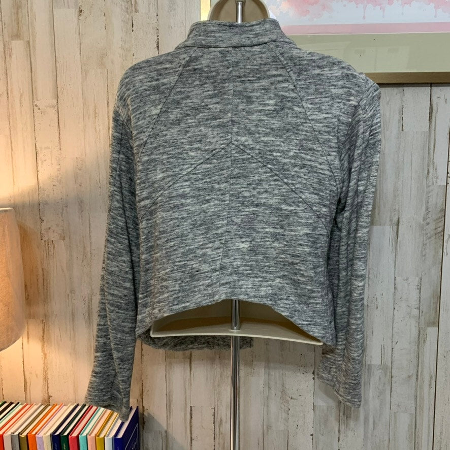 CAbi Jacket Womens Size S Gray Cropped 3-Button Blazer