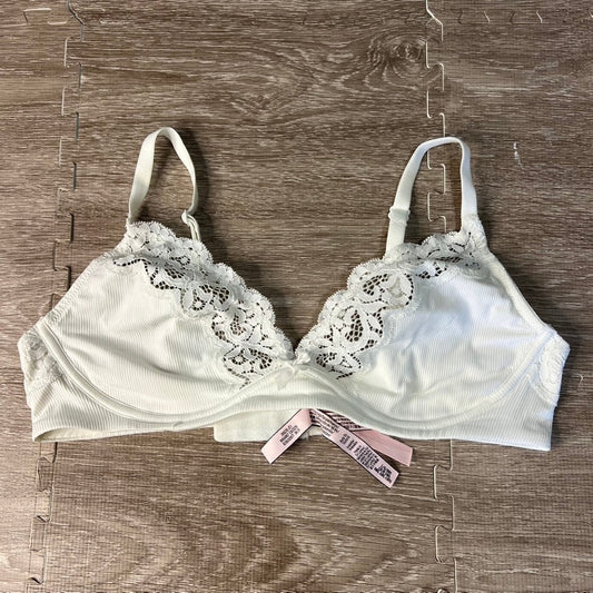 Victoria's Secret Women's Ivory Bralette Large Wireless Lace Trim