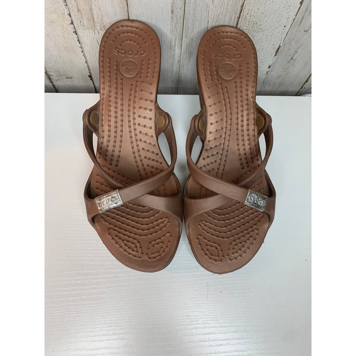 Crocs Cyprus Wedge Sandals Womens Size 8 Brown Slip On Crisscross Strap