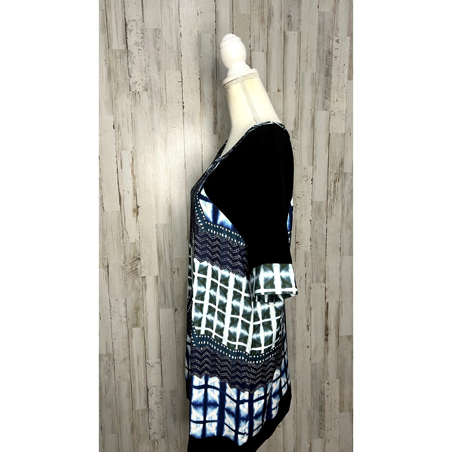 Minkpink Women's Blue Geometric Tribal Shift Dress Short Sleeve Size Small