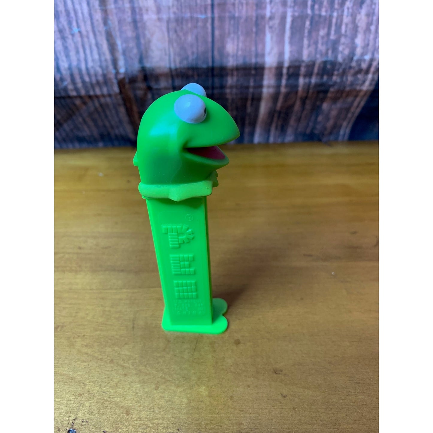 Vintage PEZ Kermit the Frog The Muppets Disney Green
