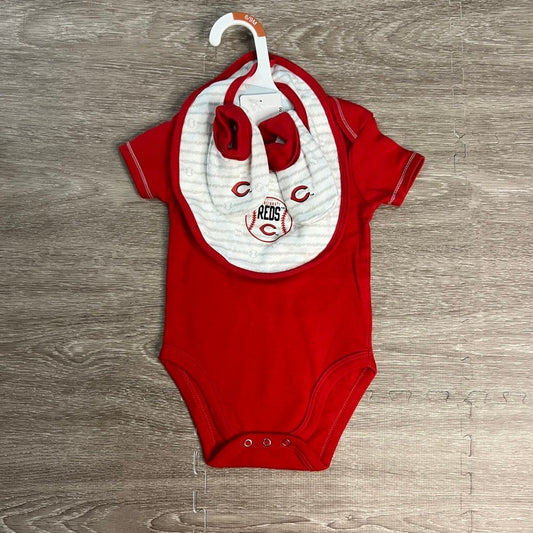 NWT Cincinnati Reds Infant Layette Set Bodysuit Bib Booties Unisex Red 6-9 Month