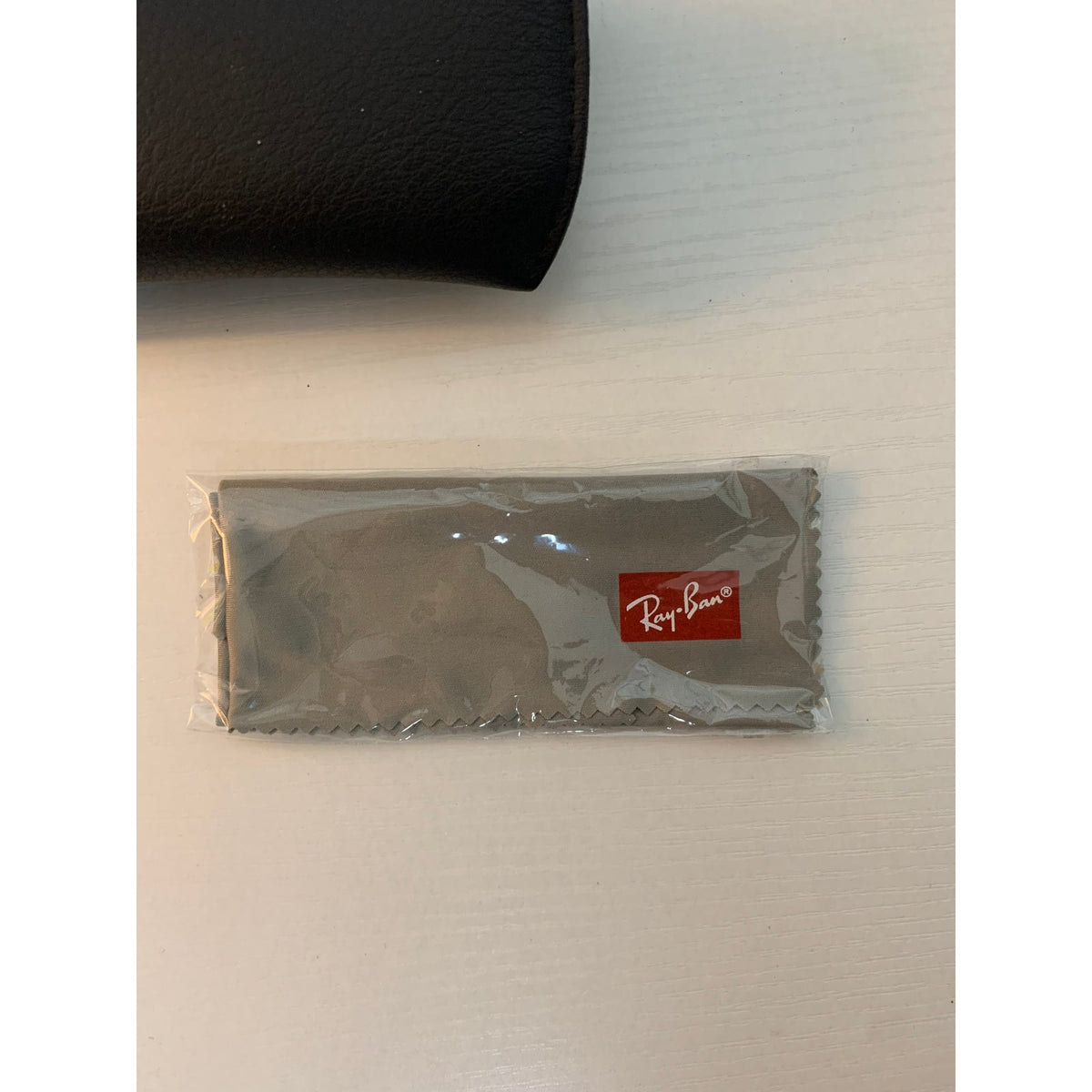 Ray-Ban Eyeglass Sunglass Case Unisex One Size Black Snap Closure w Cloth