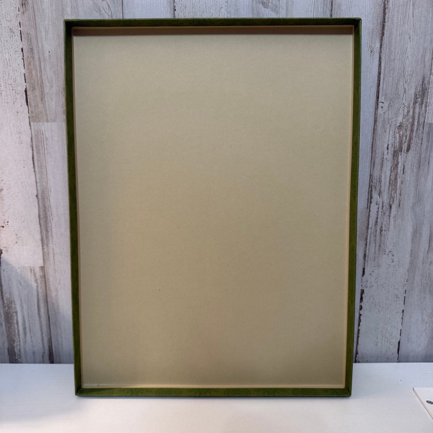 Gucci Gift Box Storage Box Green Embossed 16 x 12 x 2 Authentic Packaging