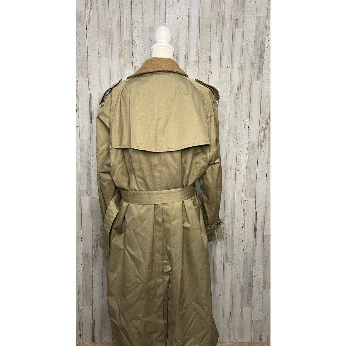 London Towne Men's Tan Trench Coat Size 46 Double-Breasted Belted