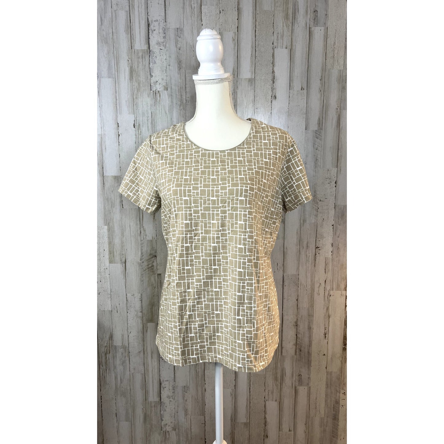 Kim Rogers Women's Medium Beige Geometric Print Short Sleeve Crewneck Top