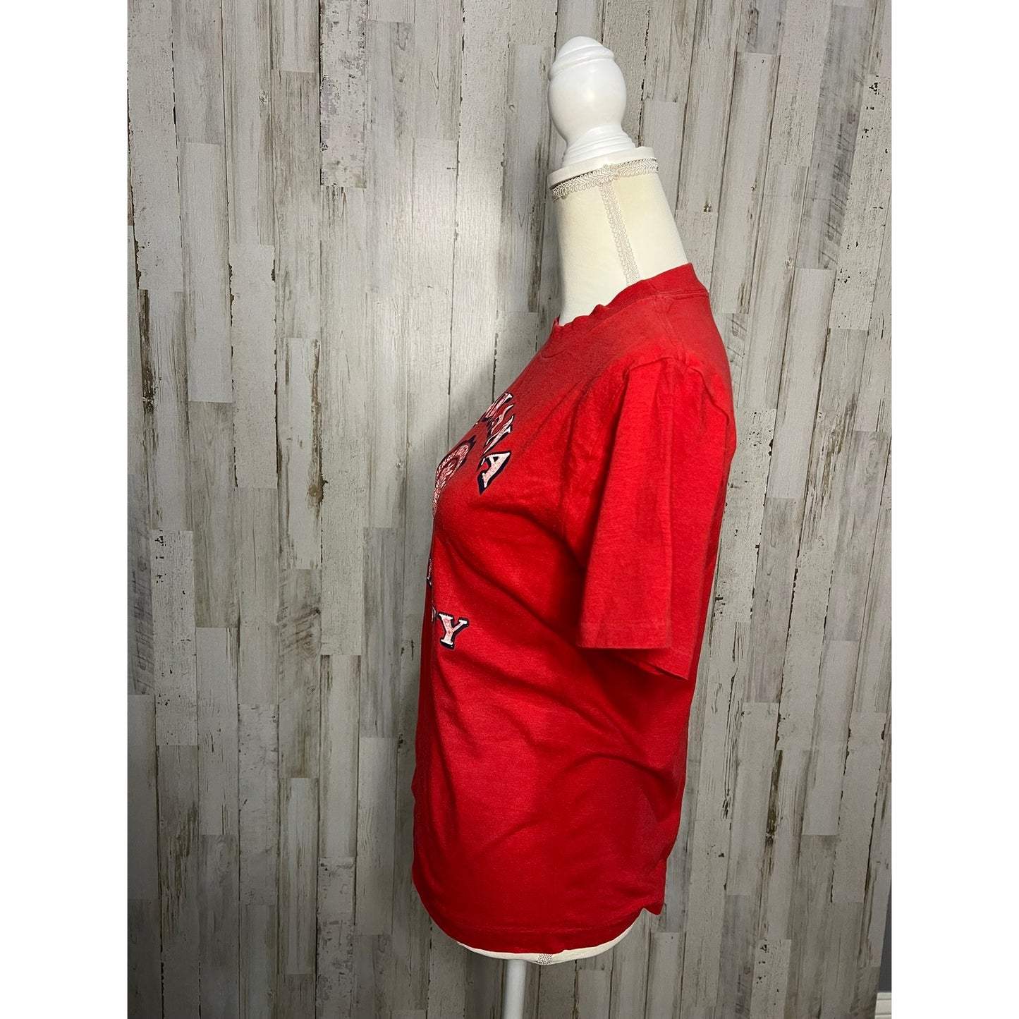 Vintage Indiana University Women's Red Graphic T-Shirt Size Medium 1980s